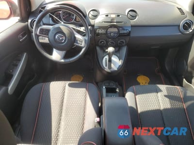 Zdjęcie 8 z 12 samochodu: 2011 MAZDA MAZDA2 VIN:JM1DE1HZ9B0100533 - miniatura