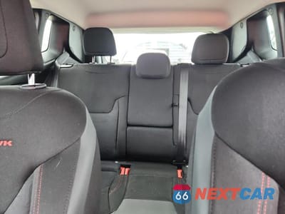 Zdjęcie 10 z 13 samochodu: 2021 JEEP RENEGADE TRAILHAWK VIN:ZACNJDC12MPN34970 - miniatura