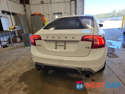 Zdjęcie 6 z 12 samochodu: 2017 VOLVO S60 VIN:YV126MFL8H2436993 - miniatura