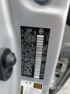 Zdjęcie 12 z 13 samochodu: 2018 TOYOTA PRIUS VIN:JTDKARFU7J3063360 - miniatura
