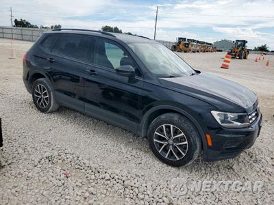 Czwarte zdjęcie samochodu z boku: 2021 VOLKSWAGEN TIGUAN S VIN:3VV1B7AX2MM067559 - miniatura