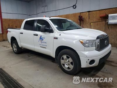 Czwarte zdjęcie samochodu z boku: 2010 TOYOTA TUNDRA CREWMAX SR5 VIN:5TFDY5F12AX145380 - miniatura