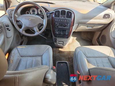 Zdjęcie 8 z 13 samochodu: 2002 CHRYSLER TOWN & COUNTRY LXI VIN:2C8GP54L12R734553 - miniatura