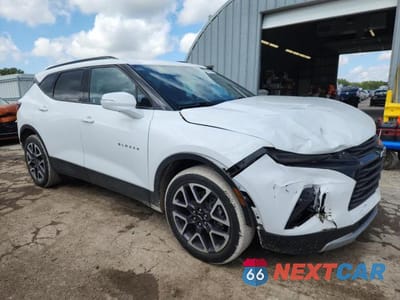 Czwarte zdjęcie samochodu z boku: 2021 CHEVROLET BLAZER 2LT VIN:3GNKBCRS3MS530140 - miniatura