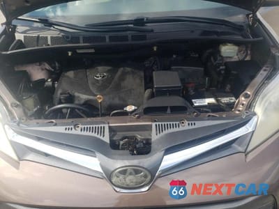 Zdjęcie 12 z 13 samochodu: 2018 TOYOTA SIENNA XLE VIN:5TDYZ3DC3JS944887 - miniatura