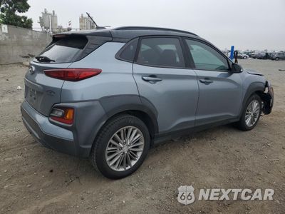 Trzecie zdjęcie samochodu z tyłu: 2019 HYUNDAI KONA SEL VIN:KM8K22AA5KU355940 - miniatura