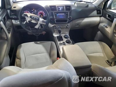 Zdjęcie 8 z 13 samochodu: 2013 TOYOTA HIGHLANDER BASE VIN:5TDBK3EH5DS261341 - miniatura