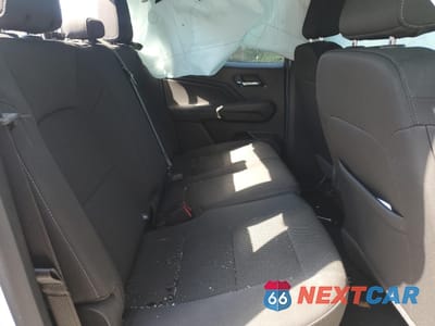 Zdjęcie 10 z 13 samochodu: 2024 GMC CANYON ELEVATION VIN:1GTP5BEK8R1107584 - miniatura
