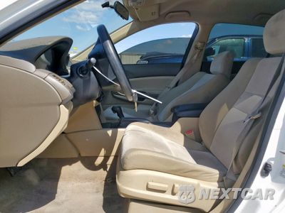 Zdjęcie 7 z 12 samochodu: 2010 HONDA ACCORD LXP VIN:1HGCP2F48AA170635 - miniatura