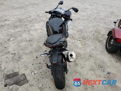 Zdjęcie 6 z 9 samochodu: 2024 KAWASAKI EX500 VIN:ML5EXGG12RDA25977 - miniatura