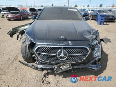 Piąte zdjęcie samochodu w środku: 2025 MERCEDES-BENZ E 350 4MATIC VIN:W1KLF4HB2SA110981 - miniatura