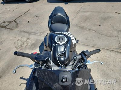 Piąte zdjęcie samochodu w środku: 2025 KAWASAKI EX650 R VIN:ML5EXER11SDAF6513 - miniatura