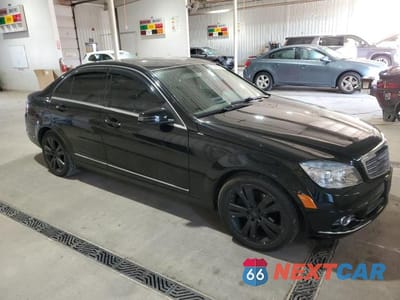 Czwarte zdjęcie samochodu z boku: 2011 MERCEDES-BENZ C 300 4MATIC VIN:WDDGF8BBXBR152737 - miniatura