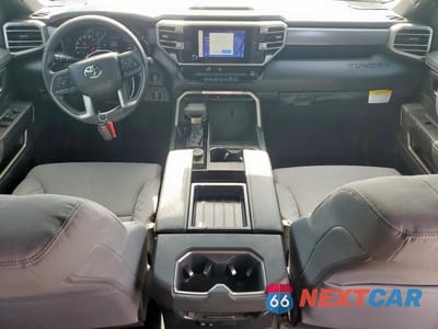 Zdjęcie 8 z 13 samochodu: 2025 TOYOTA TUNDRA CREWMAX SR VIN:5TFLA5DB5SX248449 - miniatura
