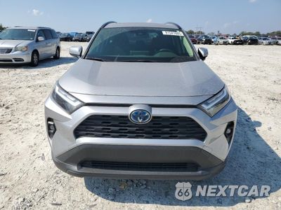 Piąte zdjęcie samochodu w środku: 2023 TOYOTA RAV4 XLE PREMIUM VIN:JTMB6RFV5PD101133 - miniatura