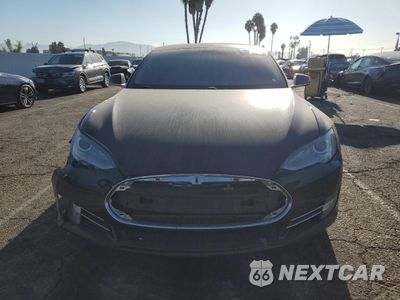 Piąte zdjęcie samochodu w środku: 2013 TESLA MODEL S VIN:5YJSA1CG4DFP16122 - miniatura
