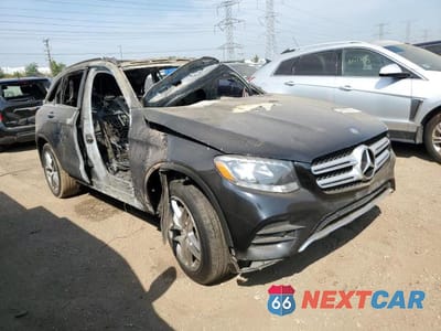 Czwarte zdjęcie samochodu z boku: 2017 MERCEDES-BENZ GLC 300 4MATIC VIN:WDC0G4KB1HF149392 - miniatura
