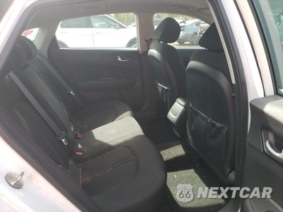 Zdjęcie 10 z 13 samochodu: 2018 KIA OPTIMA LX VIN:5XXGT4L14JG244834 - miniatura
