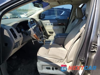 Zdjęcie 7 z 14 samochodu: 2010 LINCOLN MKX VIN:2LMDJ8JC0ABJ30740 - miniatura