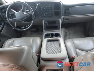 Zdjęcie 8 z 15 samochodu: 2003 CHEVROLET SUBURBAN K1500 VIN:3GNFK16Z23G161389 - miniatura