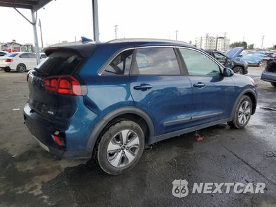 Trzecie zdjęcie samochodu z tyłu: 2020 KIA NIRO LX VIN:KNDCB3LC0L5369723 - miniatura