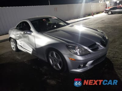 Czwarte zdjęcie samochodu z boku: 2005 MERCEDES-BENZ SLK 350 VIN:WDBWK56F15F030687 - miniatura