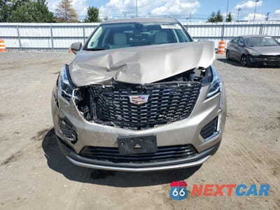 Piąte zdjęcie samochodu w środku: 2022 CADILLAC XT5 PREMIUM LUXURY VIN:1GYKNDR49NZ137300 - miniatura