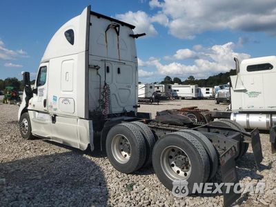 Trzecie zdjęcie samochodu z tyłu: 2018 FREIGHTLINER CASCADIA 125 SEMI TRUCK VIN:3AKJGLDR1JSHR0922 - miniatura