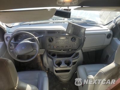 Zdjęcie 8 z 14 samochodu: 2018 FORD ECONOLINE E350 SUPER DUTY CUTAWAY VAN VIN:1FDWE3F64JDC37668 - miniatura