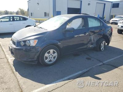 2015 CHEVROLET SONIC LS 1G1JA5SGXF4217204 - główne zdjęcie licytacji z USA - miniatura