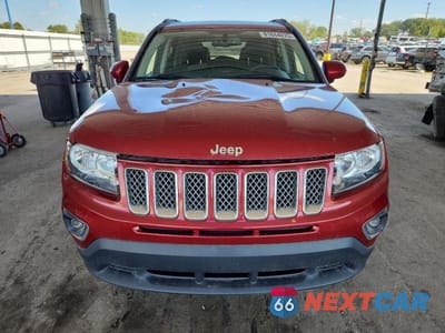 Piąte zdjęcie samochodu w środku: 2016 JEEP COMPASS LATITUDE VIN:1C4NJCEA2GD789907 - miniatura