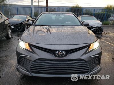 Piąte zdjęcie samochodu w środku: 2021 TOYOTA CAMRY LE VIN:4T1C11AK5MU556444 - miniatura