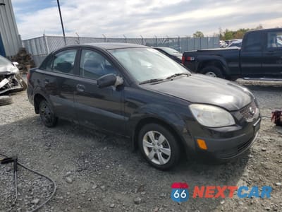 Czwarte zdjęcie samochodu z boku: 2008 KIA RIO BASE VIN:KNADE123986311156 - miniatura