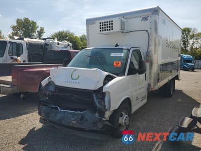 Drugie zdjęcie samochodu z przodu: 2020 CHEVROLET EXPRESS G4500 VIN:1HA6GVCG9LN000805 - miniatura