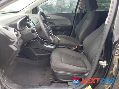 Zdjęcie 7 z 12 samochodu: 2017 CHEVROLET SONIC LT VIN:1G1JD5SG7H4133464 - miniatura