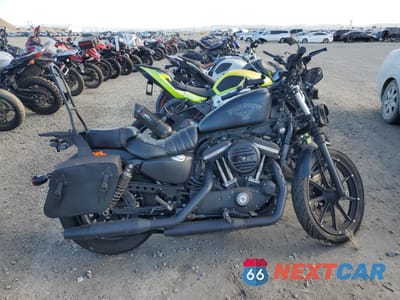 2017 HARLEY-DAVIDSON XL883 IRON 883 1HD4LE237HC413748 - główne zdjęcie licytacji z USA - miniatura