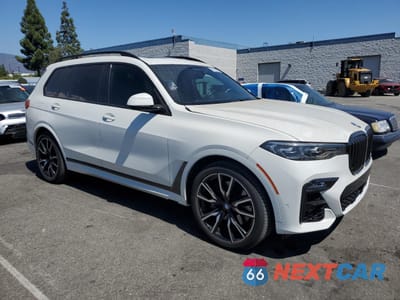Czwarte zdjęcie samochodu z boku: 2020 BMW X7 XDRIVE40I VIN:5UXCW2C08L9C11323 - miniatura