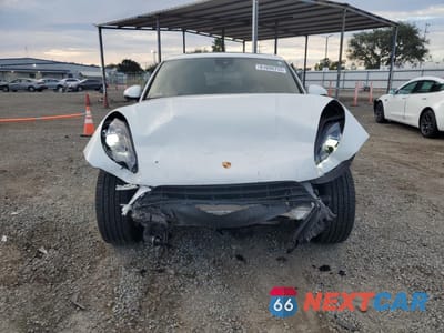 Piąte zdjęcie samochodu w środku: 2019 PORSCHE MACAN VIN:WP1AA2A52KLB07610 - miniatura