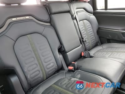 Zdjęcie 11 z 15 samochodu: 2025 RIVIAN R1S ADVENTURE VIN:7PDSGBBAXSN068925 - miniatura