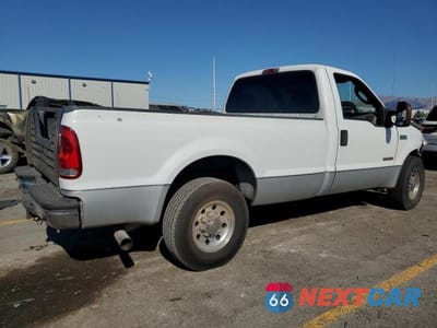 Trzecie zdjęcie samochodu z tyłu: 2004 FORD F250 SUPER DUTY VIN:1FTNF20P54EA88985 - miniatura