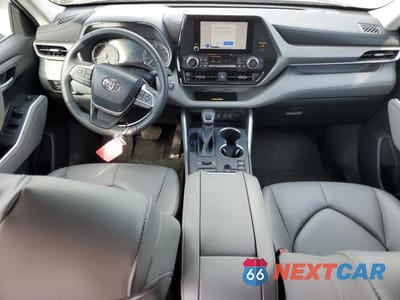 Zdjęcie 8 z 13 samochodu: 2023 TOYOTA HIGHLANDER L VIN:5TDKDRBHXPS026701 - miniatura