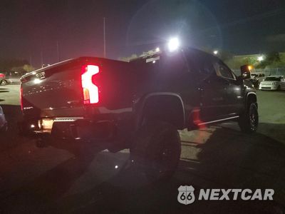 Trzecie zdjęcie samochodu z tyłu: 2025 CHEVROLET SILVERADO K2500 ZR2 VIN:1GC4KYEY3SF358055 - miniatura