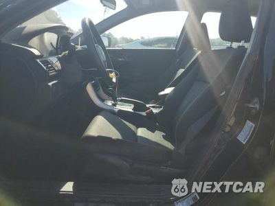 Zdjęcie 7 z 12 samochodu: 2017 HONDA ACCORD LX VIN:1HGCR2F38HA125707 - miniatura