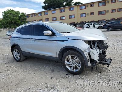 Czwarte zdjęcie samochodu z boku: 2021 NISSAN ROGUE SPORT SV VIN:JN1BJ1BV2MW568907 - miniatura