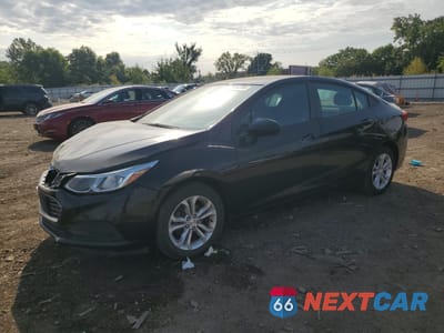 2018 CHEVROLET CRUZE LS 1G1BC5SM7J7142974 - główne zdjęcie licytacji z USA - miniatura