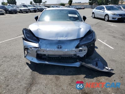 Piąte zdjęcie samochodu w środku: 2023 TOYOTA GR 86 PREMIUM VIN:JF1ZNBF15P8763587 - miniatura