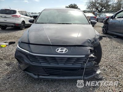 Piąte zdjęcie samochodu w środku: 2025 HYUNDAI ELANTRA SEL SPORT VIN:KMHLM4DG5SU049251 - miniatura