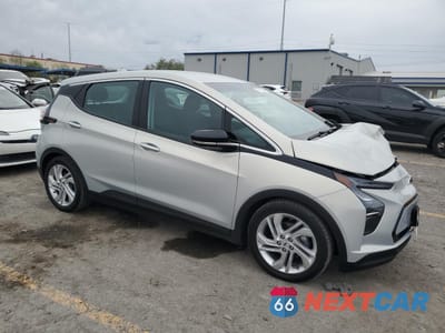 Czwarte zdjęcie samochodu z boku: 2023 CHEVROLET BOLT EV 1LT VIN:1G1FW6S00P4192427 - miniatura
