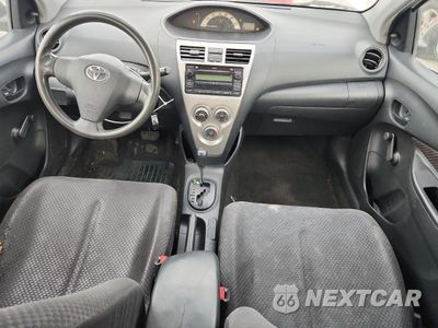 Zdjęcie 8 z 14 samochodu: 2007 TOYOTA YARIS VIN:JTDBT923971052193 - miniatura
