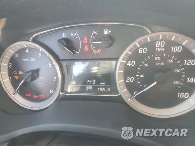 Zdjęcie 9 z 12 samochodu: 2015 NISSAN SENTRA S VIN:3N1AB7AP1FL672439 - miniatura